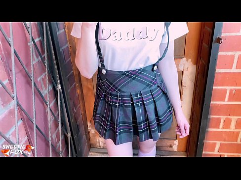 ❤️ 女学生深深地吸吮她的鸡巴,代替上课做爱 Fucking video❌️❤