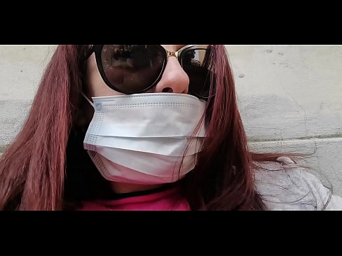 ❤️ Nicoletta报复她的邻居,在他的车库里撒尿(特别Covid19意大利检疫局) Fucking video❌️❤